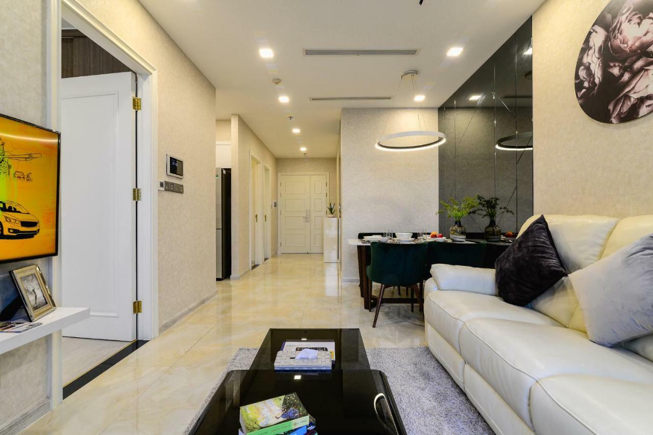 Aqua Apartment: Vinhome Stunning View Apartment