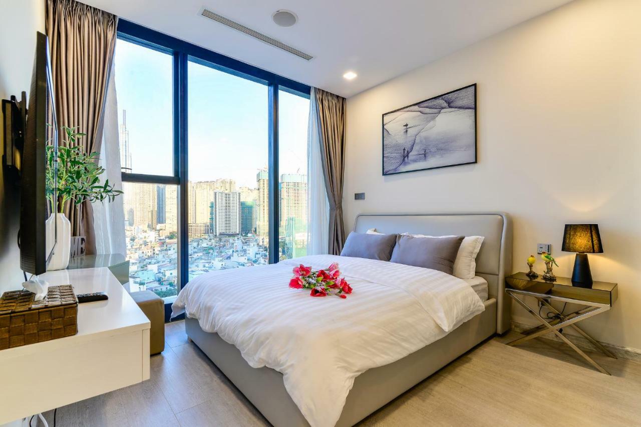 Aqua Apartment: Vinhome Stunning View Apartment