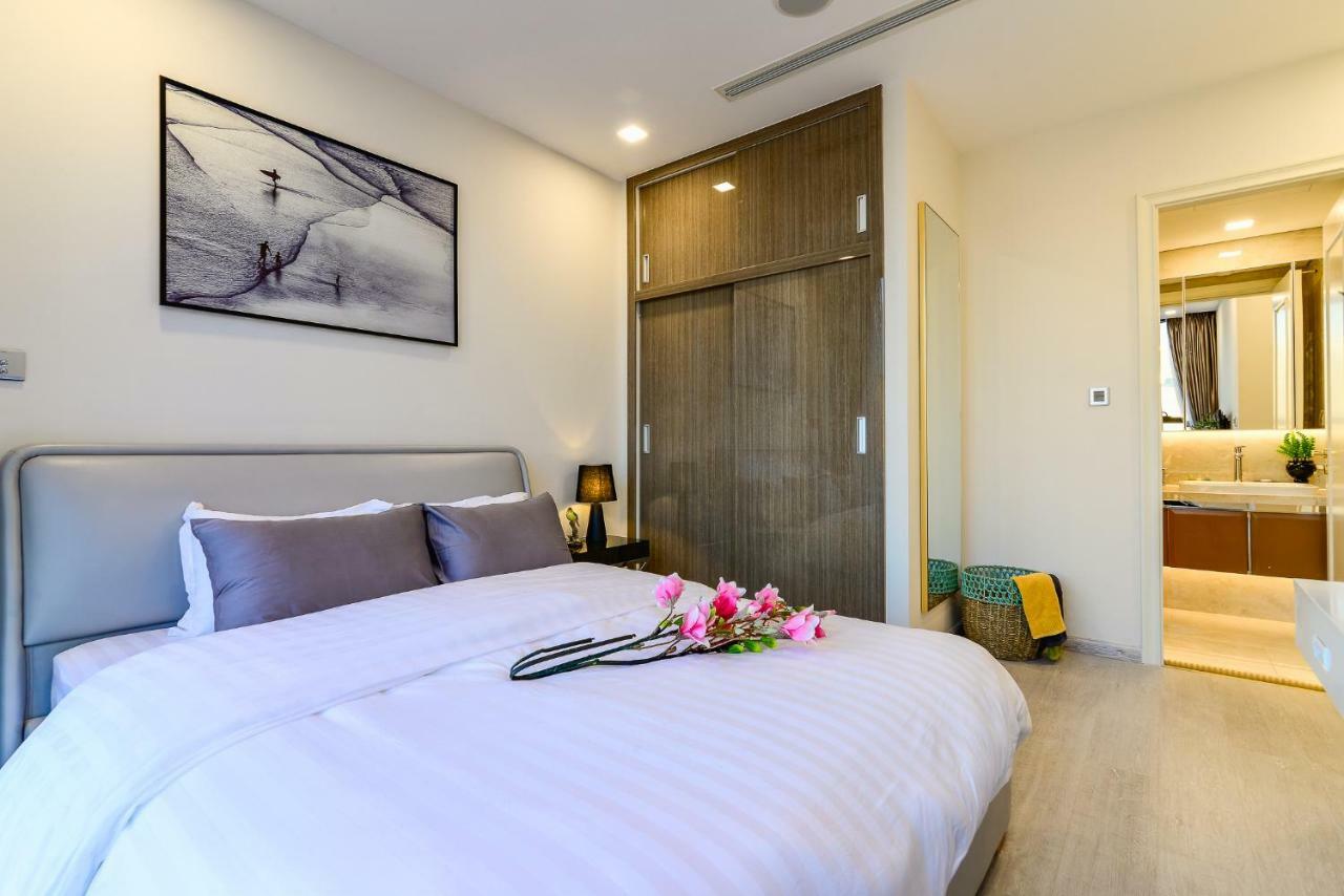 Aqua Apartment: Vinhome Stunning View Apartment