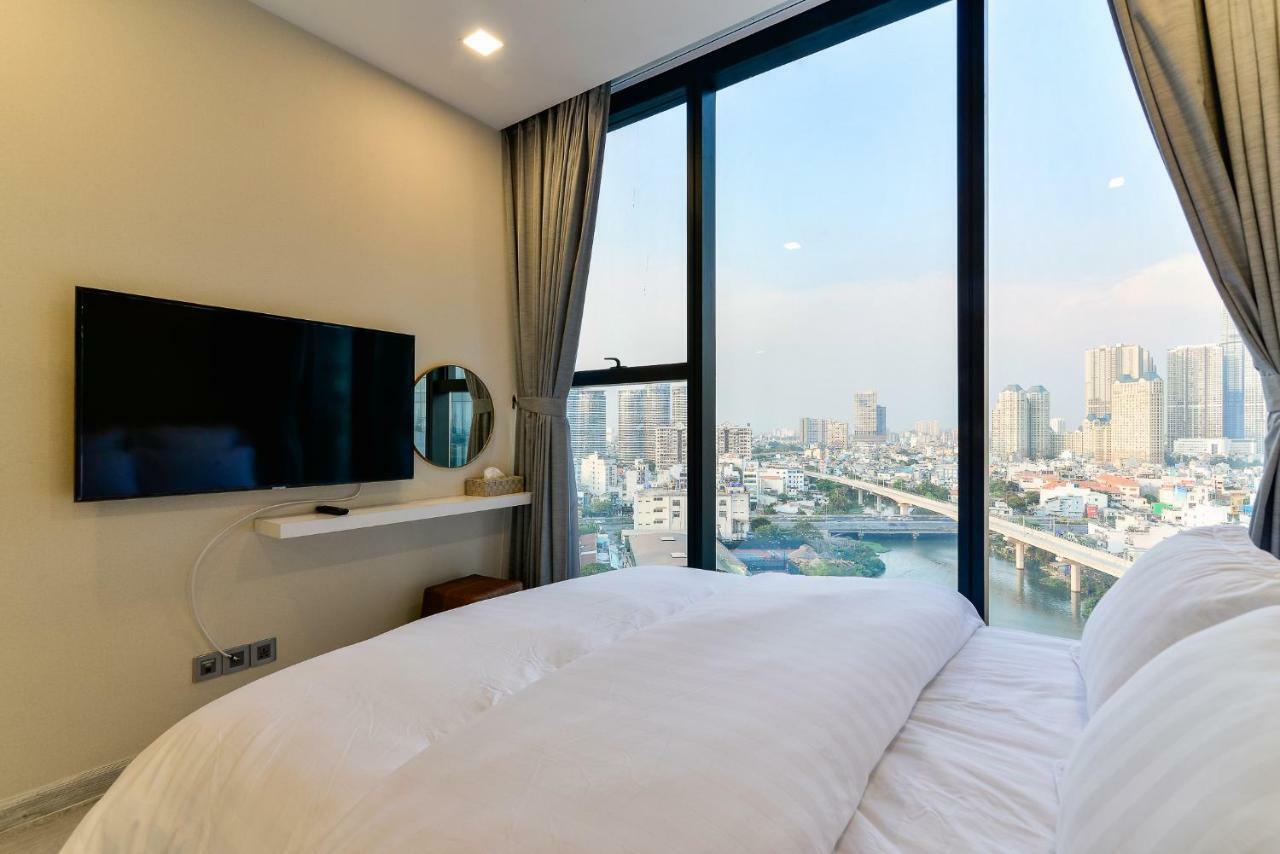 Aqua Apartment: Vinhome Stunning View Apartment