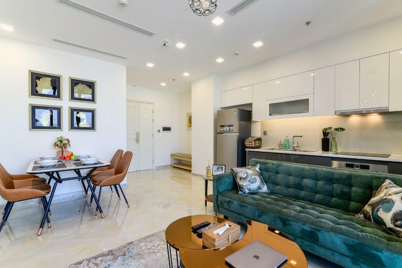 Aqua Apartment: Vinhome Stunning View Apartment