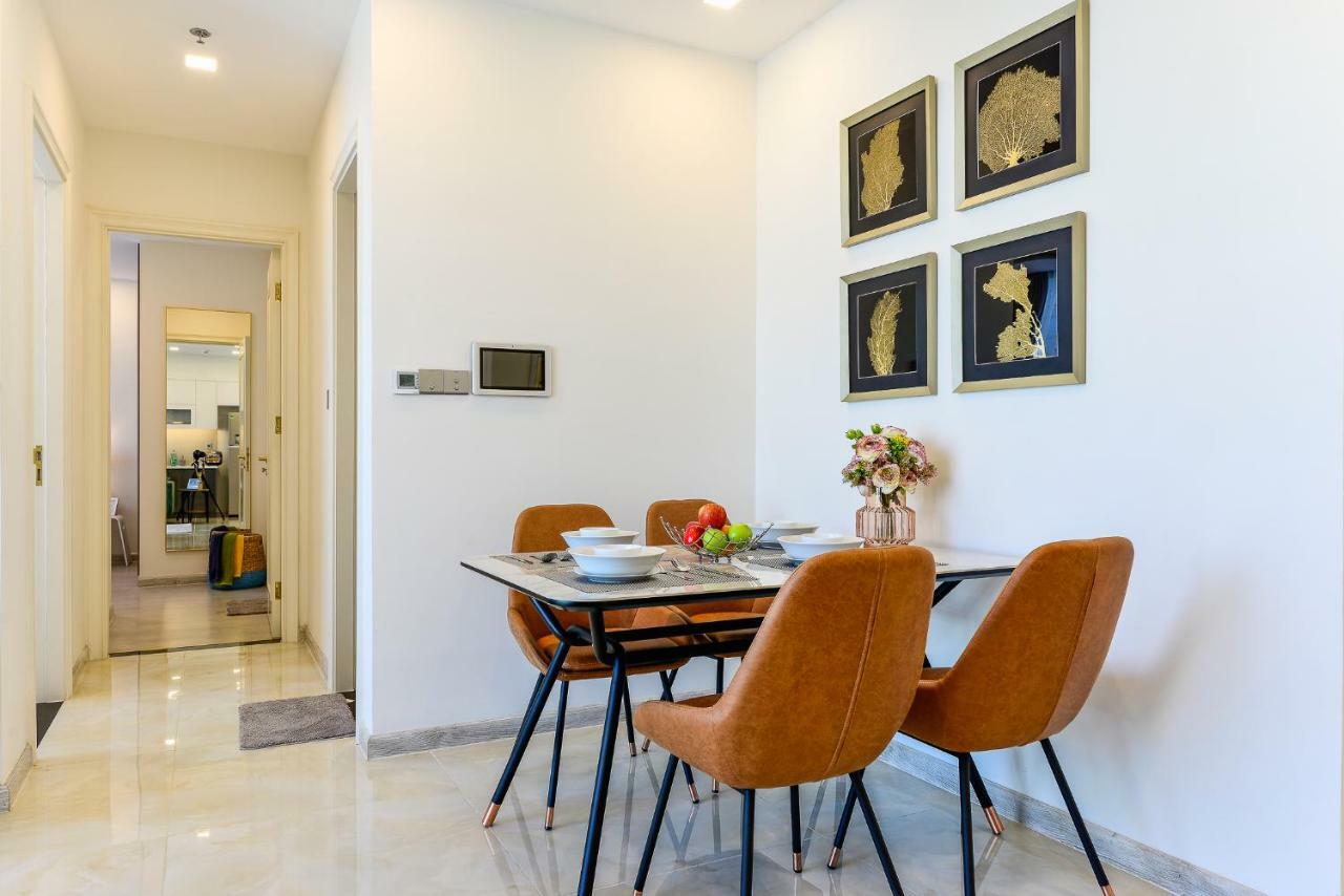 Aqua Apartment: Vinhome Stunning View Apartment