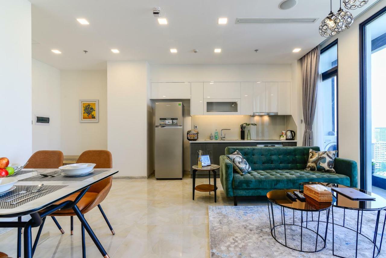 Aqua Apartment: Vinhome Stunning View Apartment
