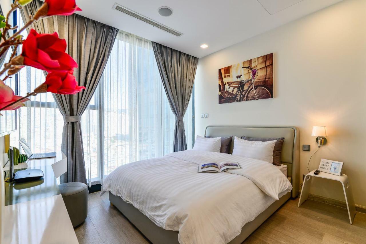 Aqua Apartment: Vinhome Stunning View Apartment