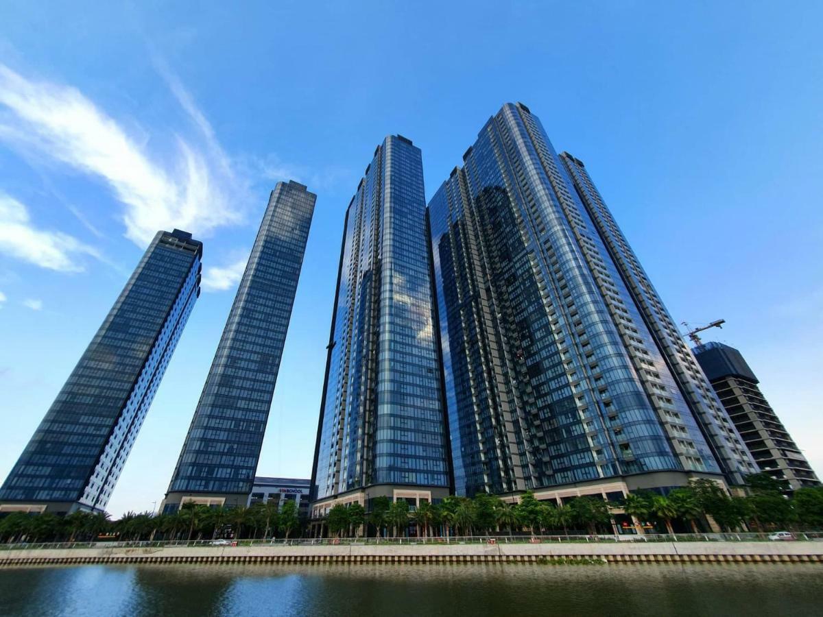 Aqua Apartment: Vinhome Stunning View Apartment